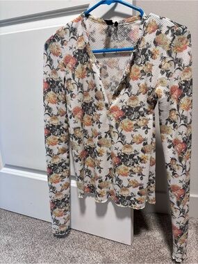 Urban Outfitters Floral V-Neck Long Sleeve Women's Top medium